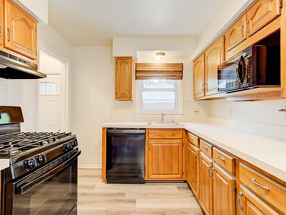 5th image of 4708 Woodland Ave