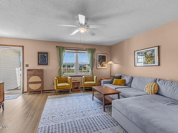 4th image of 2319 Delia Drive