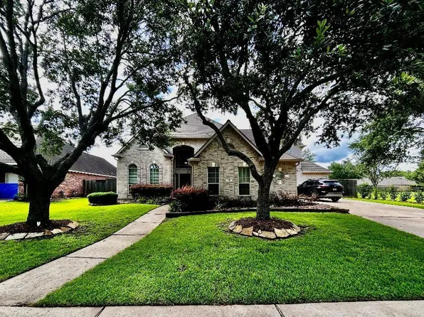 316 Overlook Dr, Friendswood, TX 77546