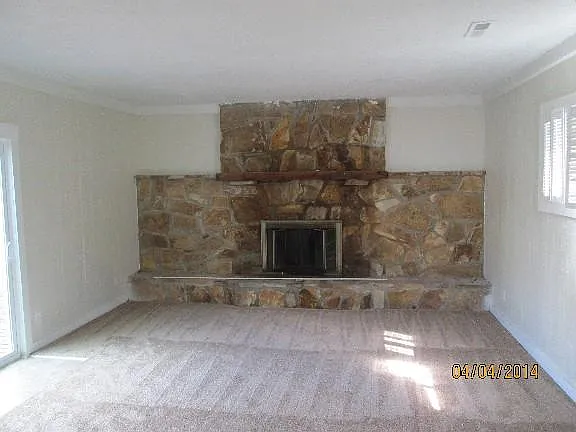 6042 Endicott Rd — Photo 2