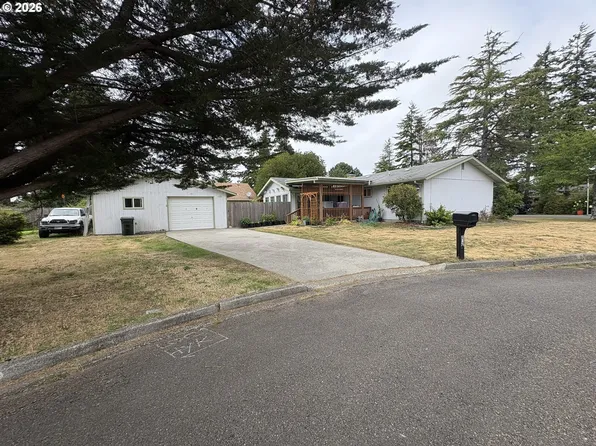 2320 20th St, Florence, OR 97439