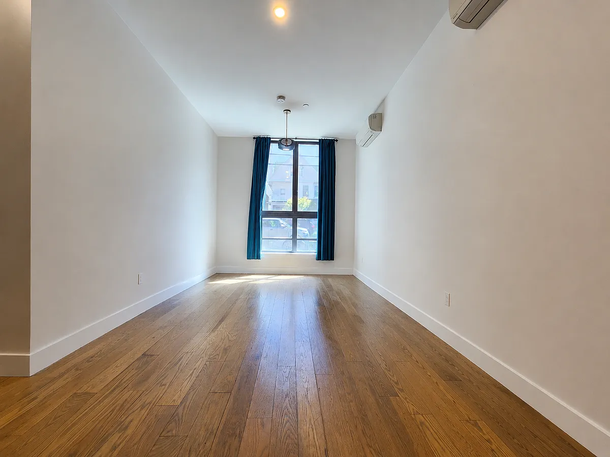 Building Photo - 1524 New York Ave #1F