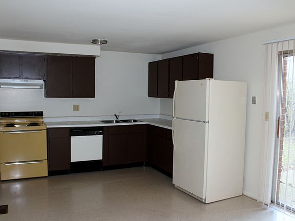 4th image of 8089 Mount Aetna St