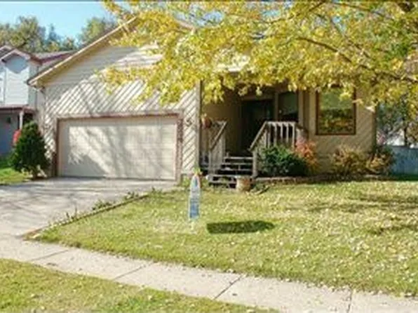 3894 92nd Dr, Urbandale, IA 50322