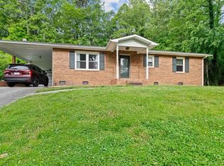 1755 Madison Ave, Mount Airy, NC 27030