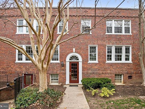 4th image of 1741 N Troy St APT 426