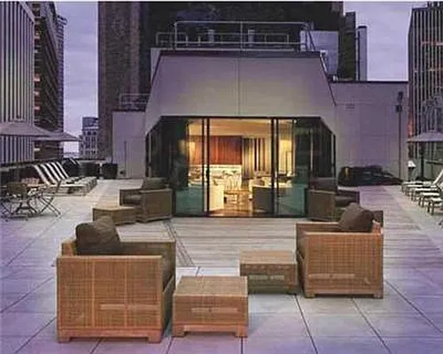 Rented by R New York | media 2