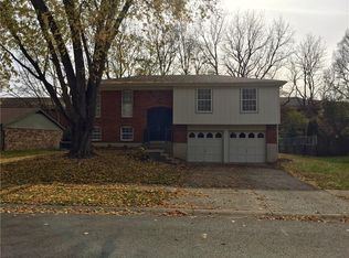 7717 Cambridge Dr, Fishers, IN 46038
