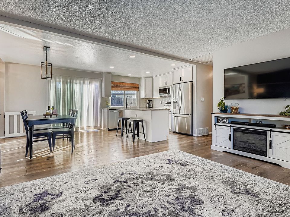 1st image of 15856 E Cornell Pl
