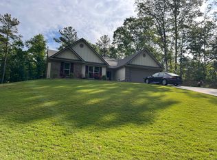 450 Highlands Dr, Winterville, GA 30683