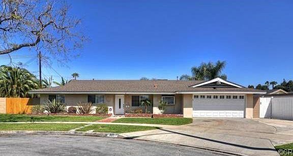 Large estate sized 9100 square foot lot located on a private cul de sac with 2 car attached garage and extended driveway that can park up to 5 cars or an RV