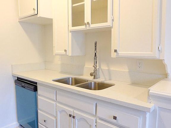 5th image of 808 S Hobart Blvd APT 108