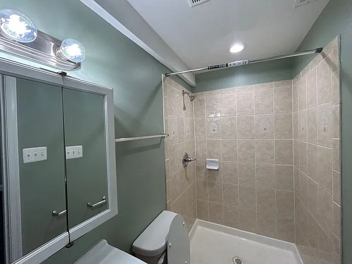 2799 Pelham Ave — Photo 5