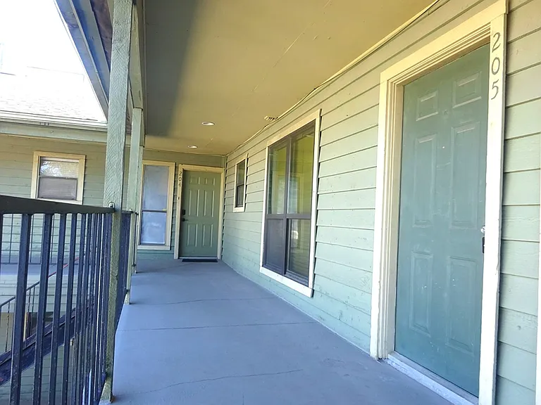 101 Stratford St #205 — Photo 11