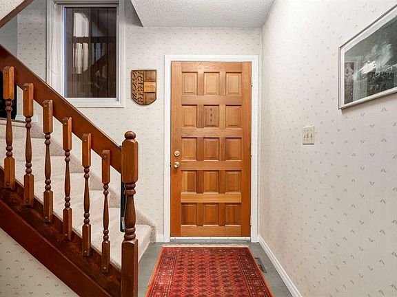 2nd image of 63 N Brookpark Cres SW