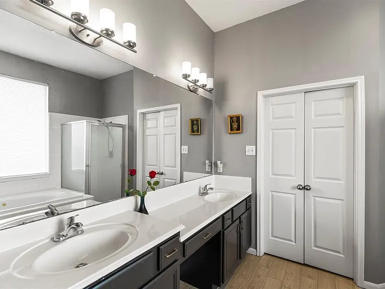 3827 Shady Breeze Dr — Photo 19