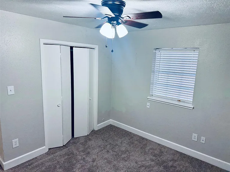 501 Waco St #4 — Photo 6