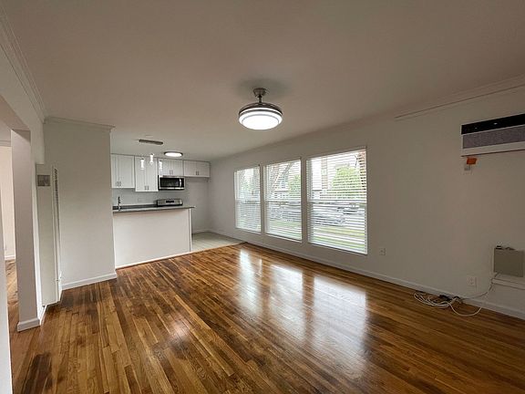 5th image of 5700 Hazeltine Ave #995700