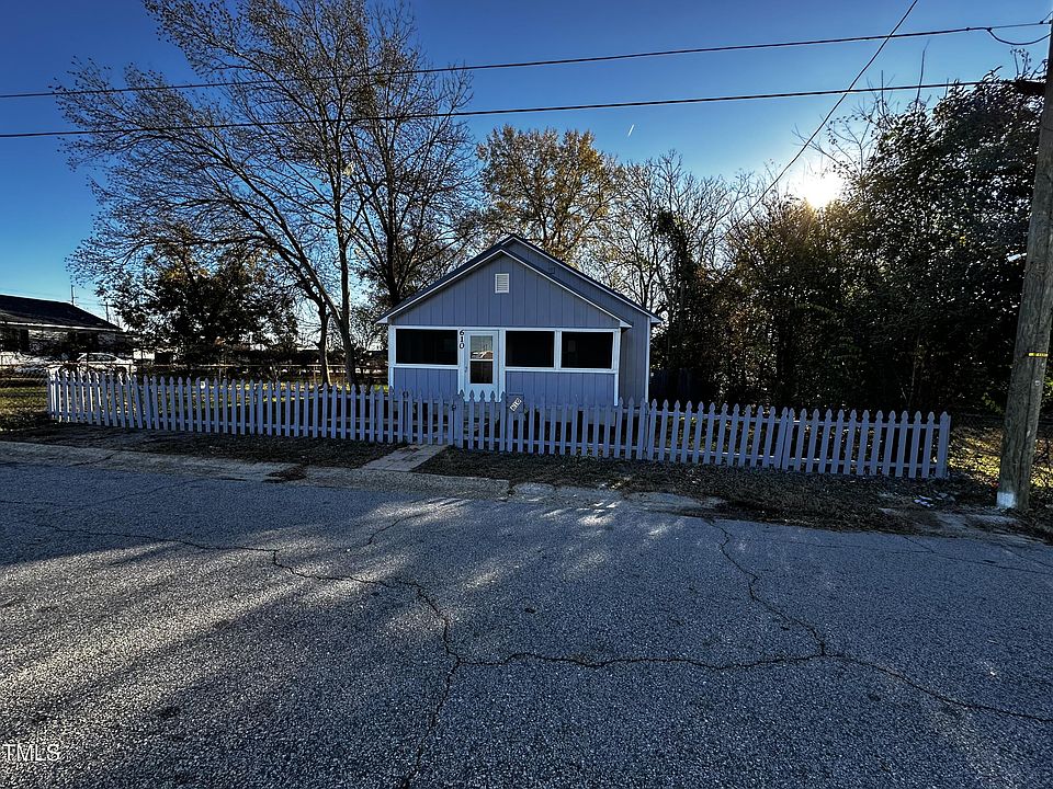 1st image of 610 School St