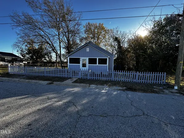 610 School St, Fayetteville, NC 28301