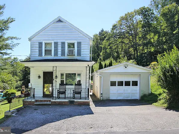 86 Caroline Ave, Pottsville, PA 17901