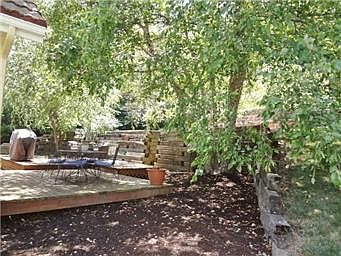 5th image of 934 Blueberry Ln