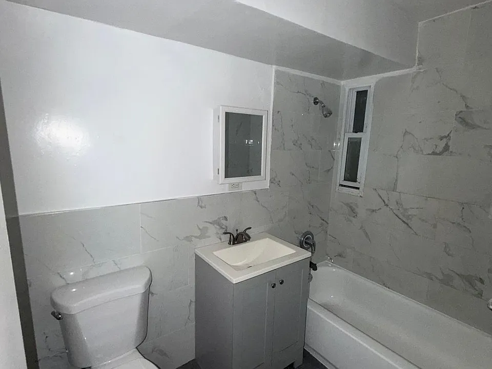 402 Stuyvesant Ave #8