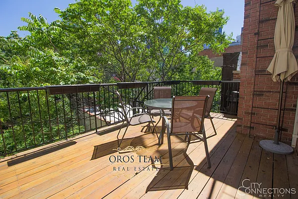 Rented by City Connections Realty | media 18