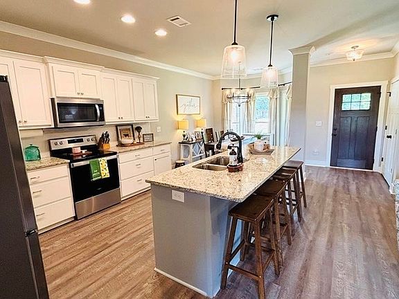 2nd image of 1670 Rifle Range Rd