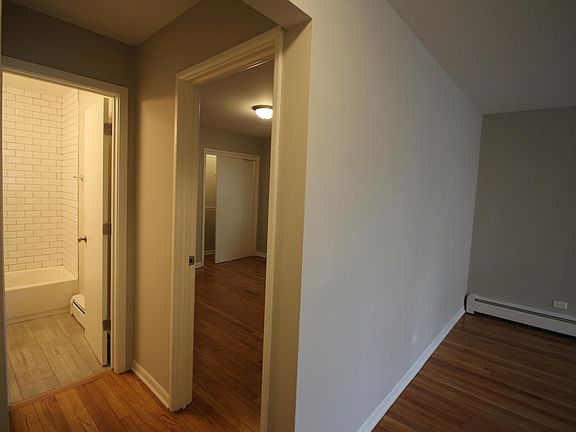5th image of 1644-42 W Morse Ave #3W