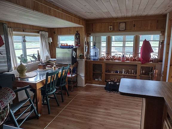 Kitchen/dining 10x14