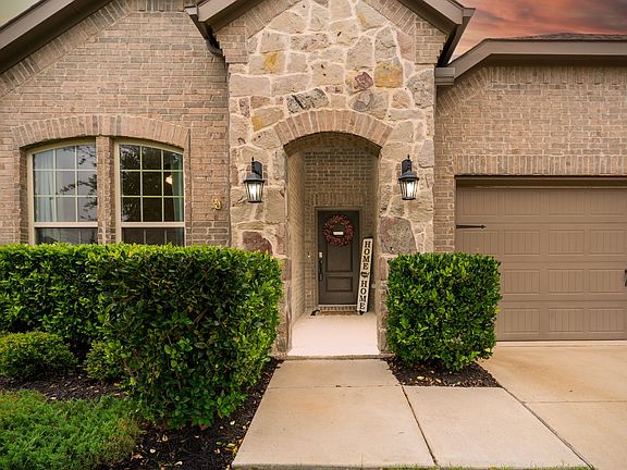 2nd image of 5009 Camilla Ct