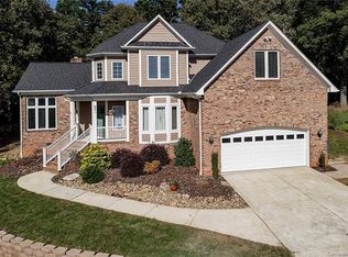 8071 Waterford Dr, Stanley, NC 28164