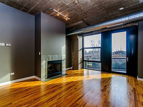 4th image of 1001 W 15th St Unit 226