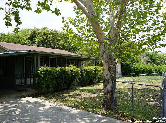 2nd image of 1630 Lennon Ave