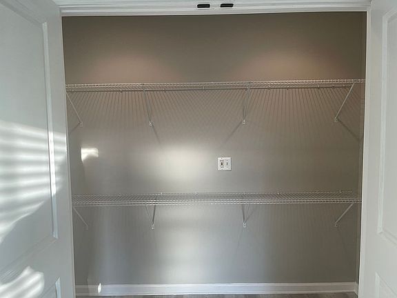 4th image of 10451 Sunnyland Dr