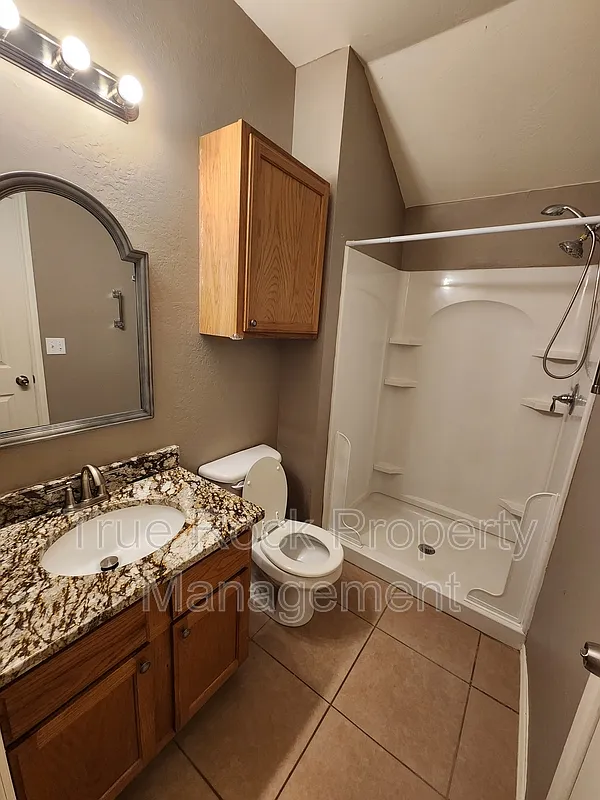 3 bed, 2.0 bath, $1,350 — Photo 4