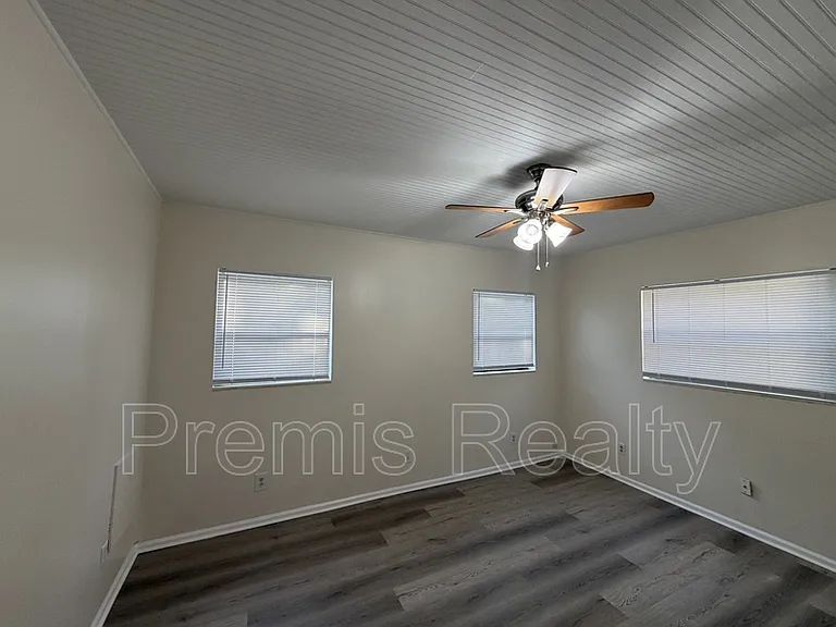1319 Georgia Ave — Photo 9