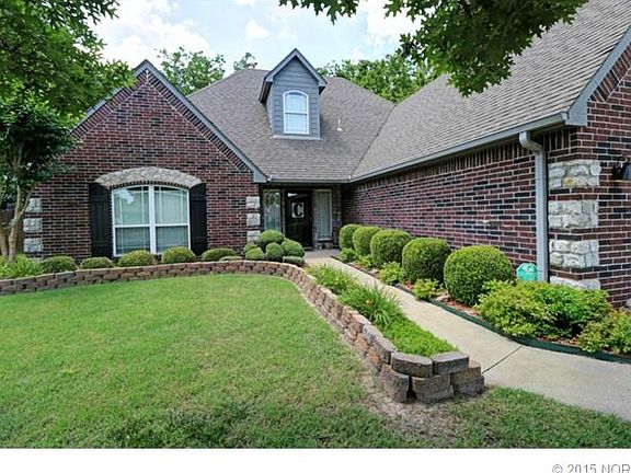 3rd image of 25564 Murphy Ct