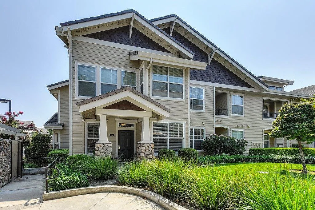 2898 Brighton Beach Way #41 photo 1