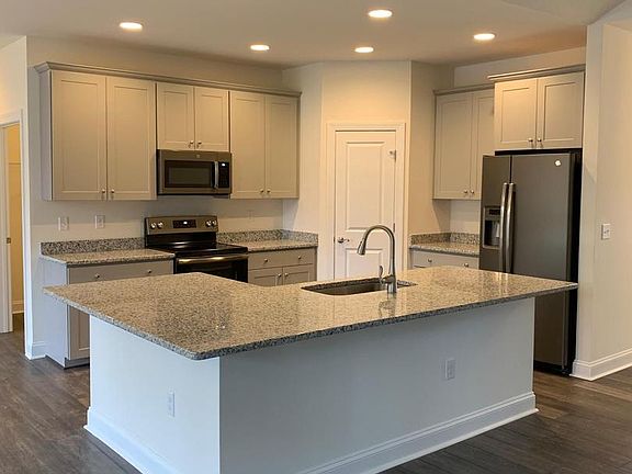 5th image of 20796 Woodlake Cir