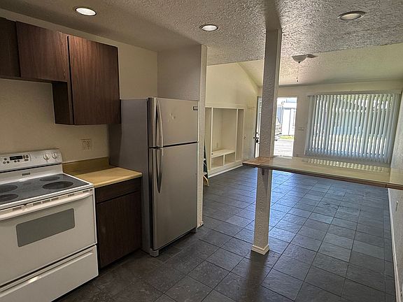 3rd image of 1700 NE Wells Acres Rd APT 22