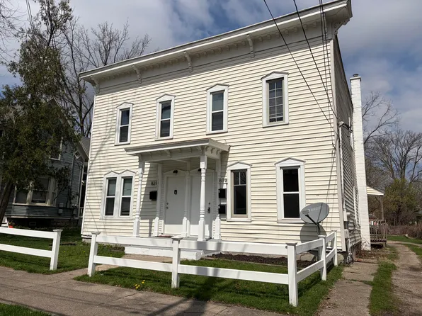 819 10th St NW, Grand Rapids, MI 49504