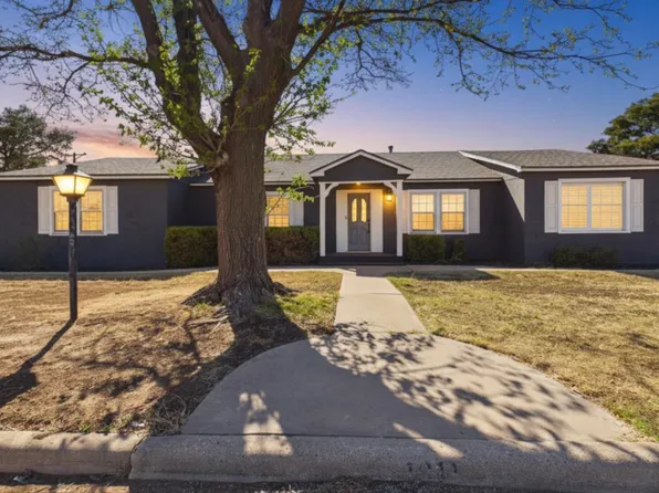 712 11th St, Shallowater, TX 79363