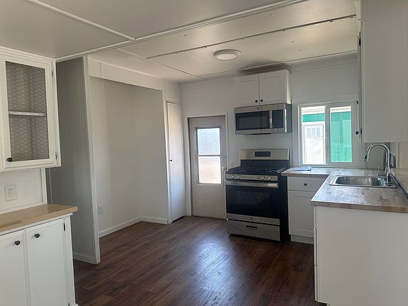 3rd image of 176 Lawrence St