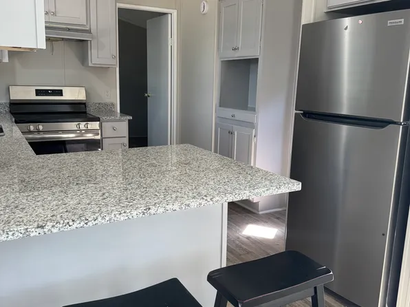 201 Brown Dr, Clermont, GA 30527