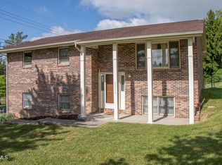 22234 Pinebrook Dr, Bristol, VA 24202