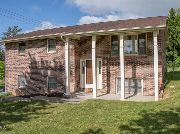 22234 Pinebrook Dr, Bristol, VA 24202