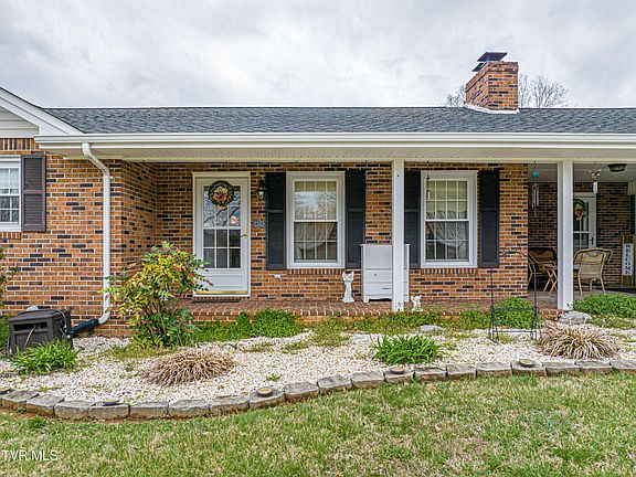 5th image of 1081 SW Panorama Dr