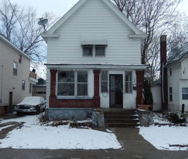 1st image of 737 Martin Luther King Jr St SE